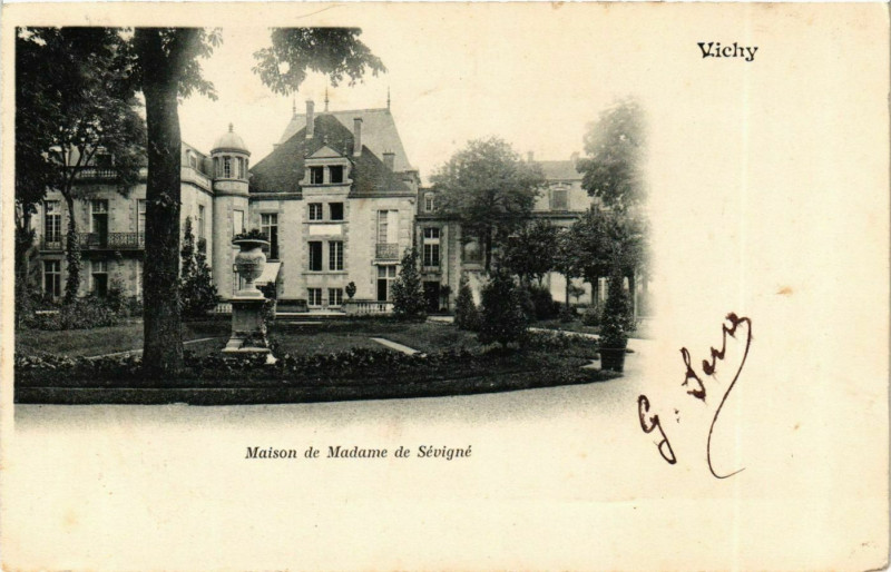 Carte postale ancienne Vichy Maison de madame de Sévigné