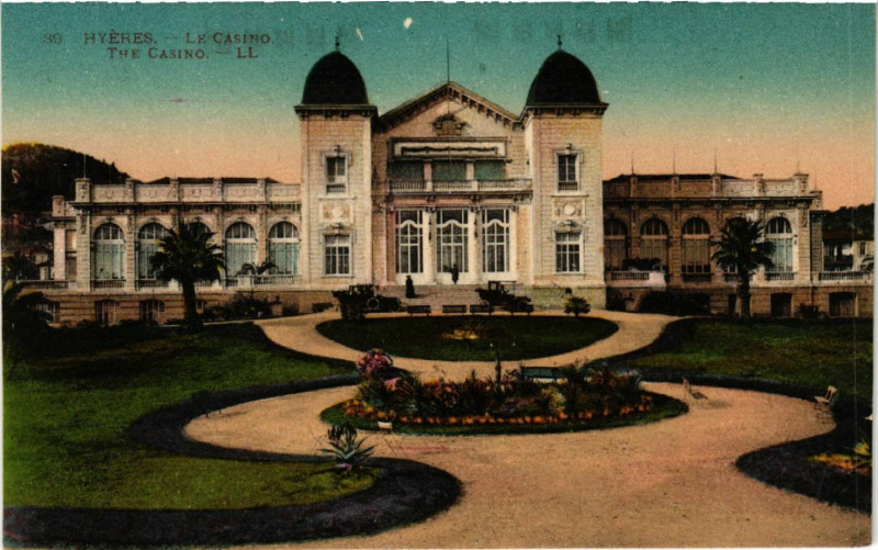 Carte postale ancienne Hyeres Le Casino à Hyères