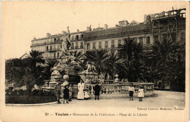 Carte postale ancienne Toulon Monument de la Federation Place de la Liberte à Toulon