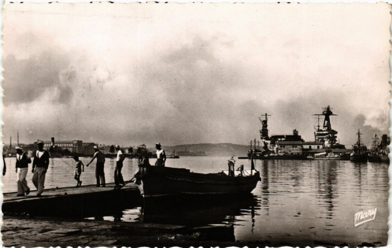 Carte postale ancienne Toulon Le Port à Toulon