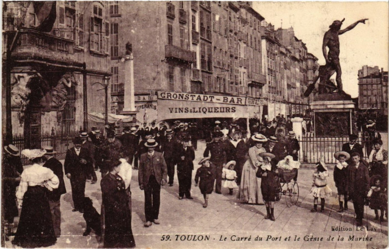 Carte postale ancienne Toulon Le Carre du Port et le Genie de la Marine à Toulon