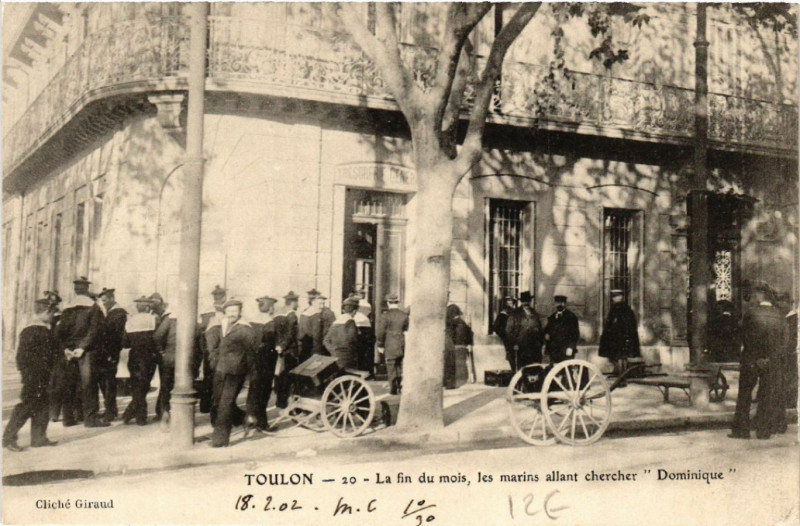 Carte postale ancienne Toulon La fin du mois les marins allant chercher Dominique � à Toulon