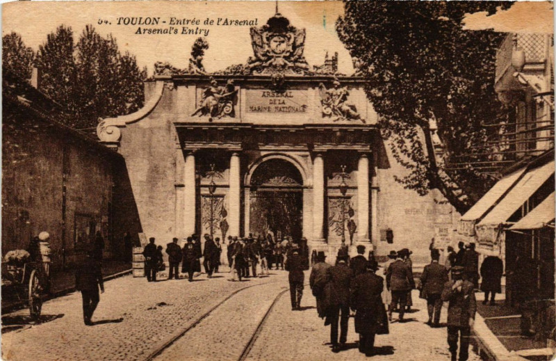 Carte postale ancienne Toulon Entrée de l'Arsenal à Toulon