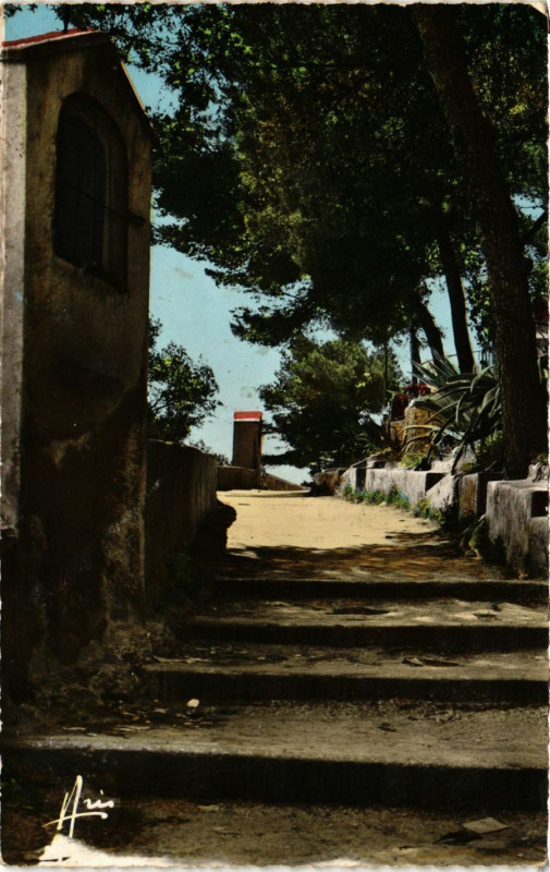 Carte postale ancienne Sanary-sur-Mer-Chemin de l'Oratoire à Sanary-sur-Mer
