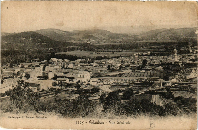 Carte postale ancienne Vidauban Vue générale à Vidauban