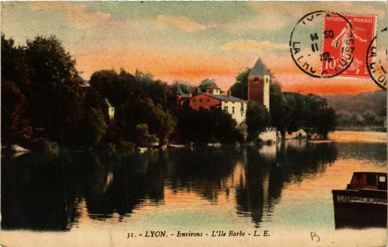 Carte postale ancienne Lyon - Environs - L'ile Barbe à Lyon