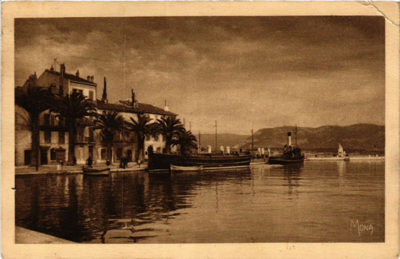 Carte postale ancienne La Seyne-sur-Mer Un coin du Port à La Seyne-sur-Mer