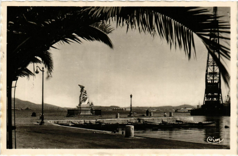 Carte postale ancienne La Seyne-sur-Mer Le Mole à La Seyne-sur-Mer
