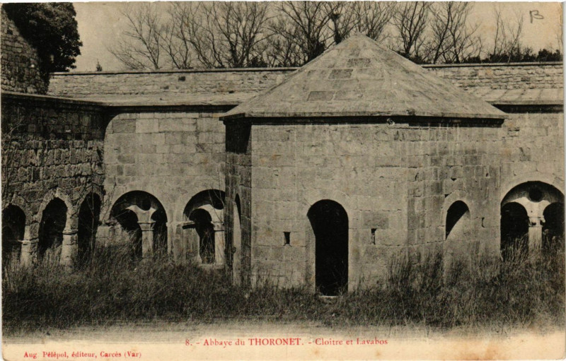 Carte postale ancienne Abbaye du Thoronet Cloitre et Lavabos