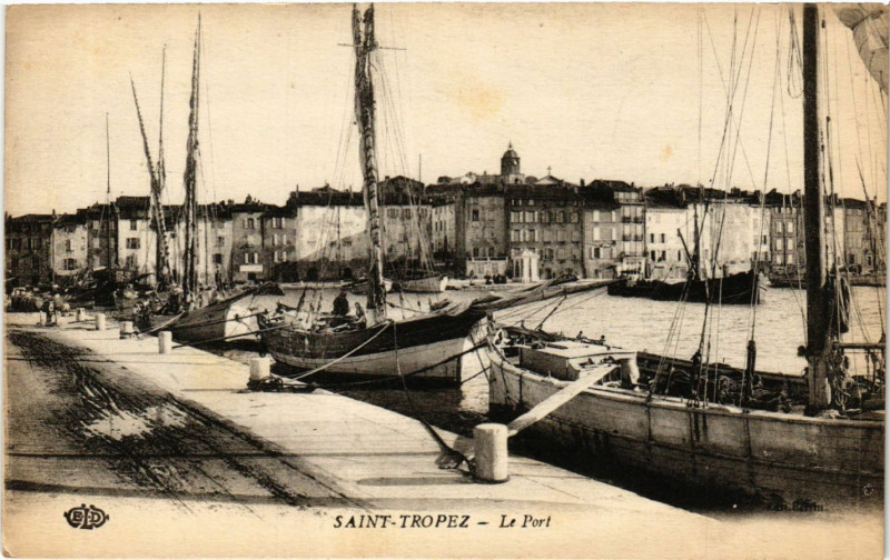 Carte postale ancienne Saint-Tropez Le Port à Saint-Tropez