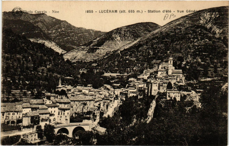 Carte postale ancienne Luceram Station d'été - Vue générale à Lucéram