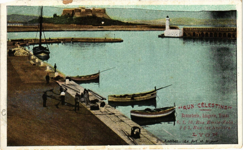 Carte postale ancienne Antibes - Le Fort et le Port à Antibes