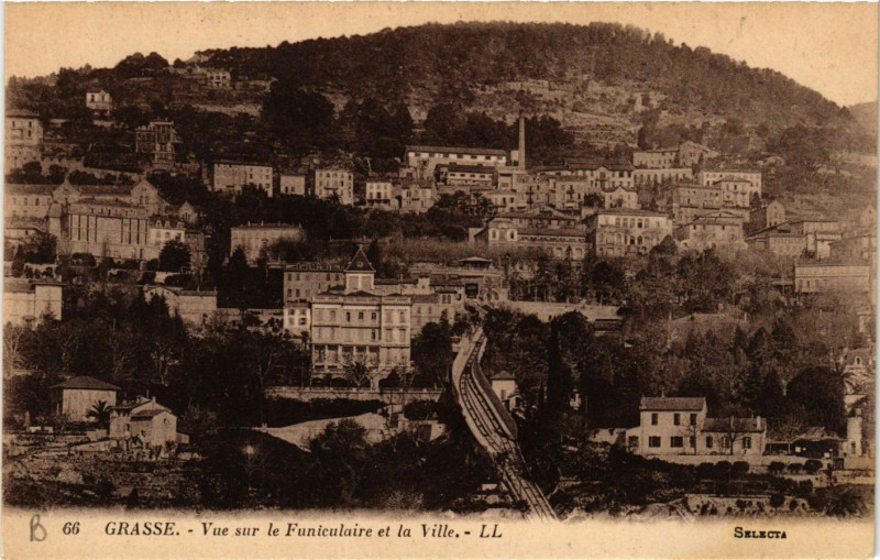 Carte postale ancienne Grasse - Vue sur le Funiculaire et la Ville à Grasse