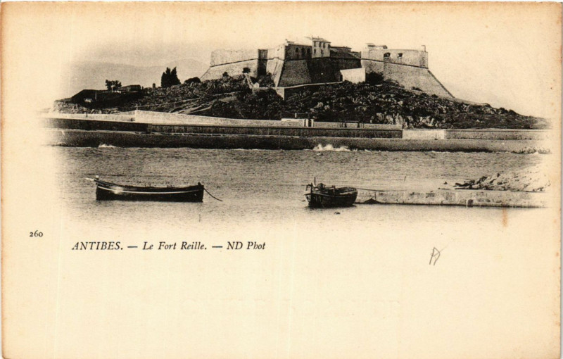 Carte postale ancienne Antibes - Le Fort Reille à Antibes