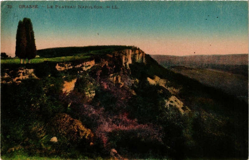 Carte postale ancienne Grasse - Le Plateau Napoleon à Grasse