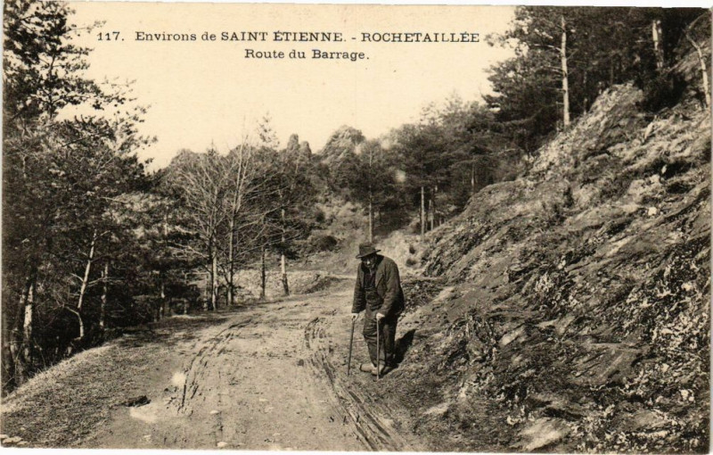 Carte postale ancienne Environs de Saint-Etienne-Rochetaillee-Route du Barrage à Roche