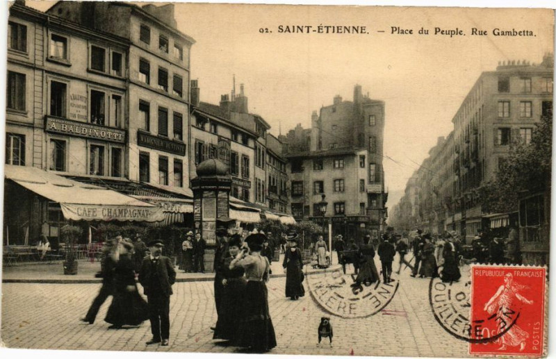 Carte postale ancienne Saint-Etienne - Place du Peuple - Rue Gambetta à Saint-Étienne