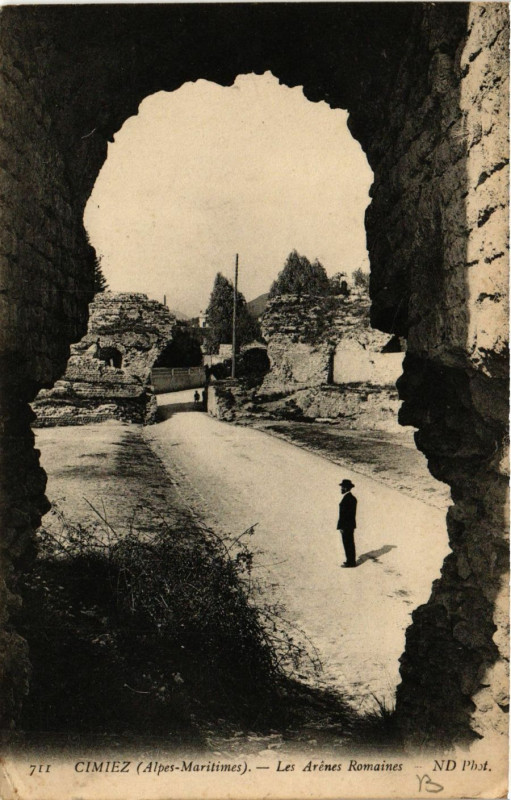 Carte postale ancienne Cimiez - Less Arenes Romaines