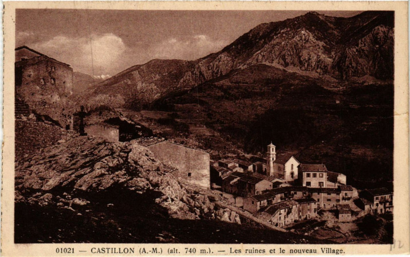 Carte postale ancienne Castillon - Les Ruines et le Nouveau Village à Castillon