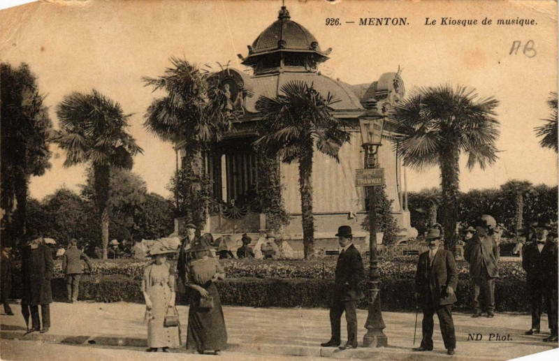 Carte postale ancienne Menton Le Kiosque de musique à Menton