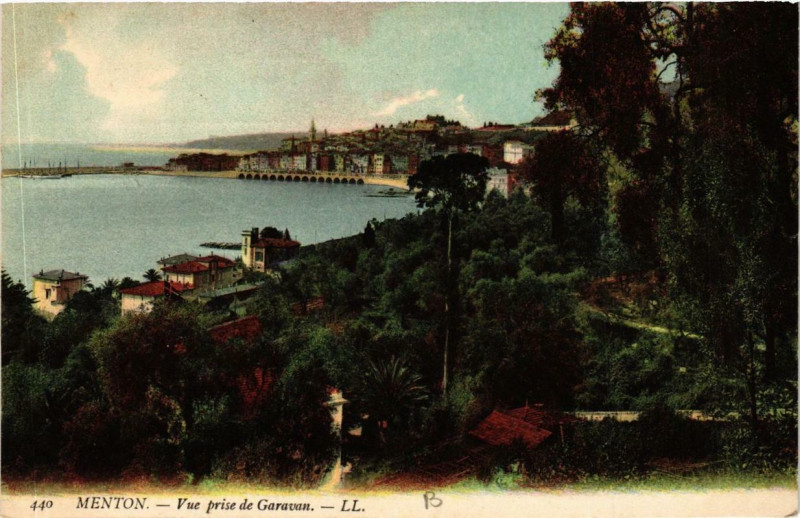 Carte postale ancienne Menton Vue prise de Garavan à Menton