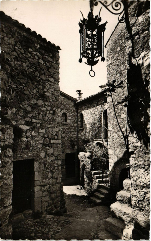 Carte postale ancienne Eze Eze-Village - Le Palais du Prince de Suede à Èze