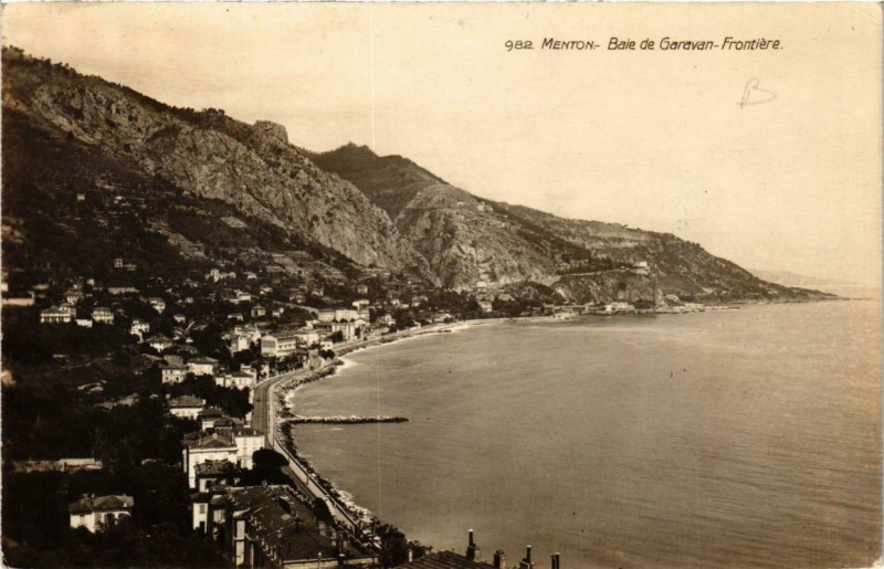 Carte postale ancienne Menton Baie de Garavan-Frontiere à Menton