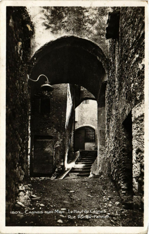 Carte postale ancienne Cagnes-sur-Mer - Le Haut de Cagnes - Rue Potail Ferrier à Cagnes-sur-Mer
