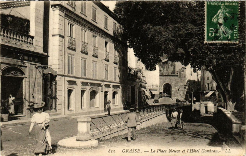 Carte postale ancienne Grasse La Place Neuve et l'Hotel Gondran à Grasse
