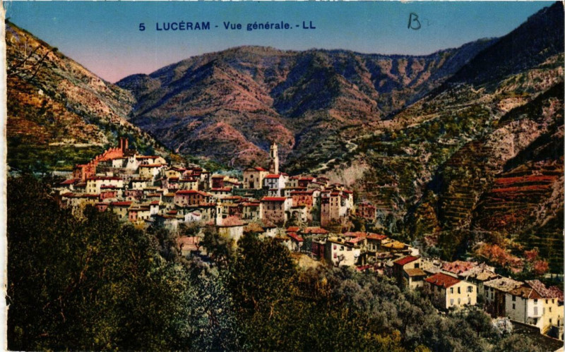 Carte postale ancienne Luceram Vue générale à Lucéram