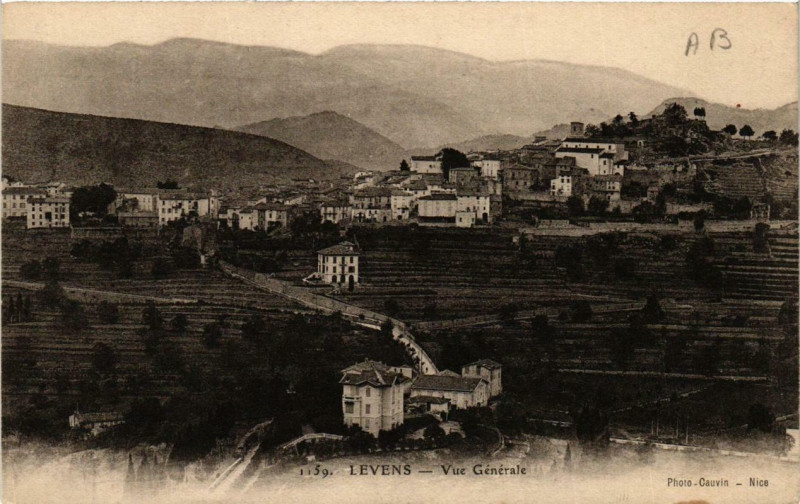 Carte postale ancienne Levens Vue générale à Levens