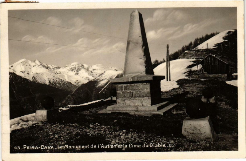 Carte postale ancienne Peira-Cava Le Monument de l'Aution et la Cime du Diable