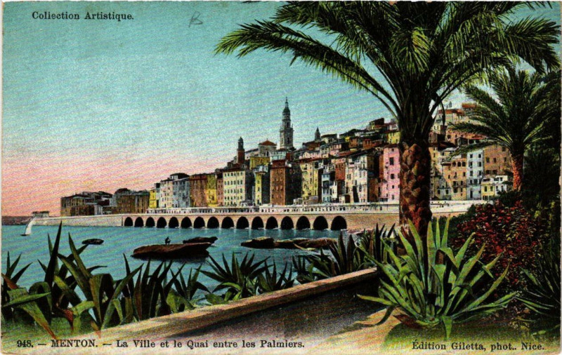 Carte postale ancienne Menton La Ville et le Quai entre les Palmiers à Menton