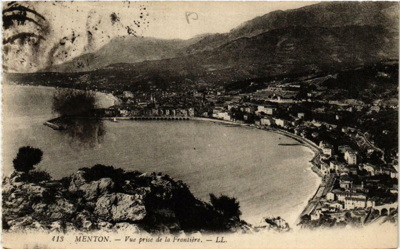 Carte postale ancienne Menton Vue prise de la Frontiere à Menton
