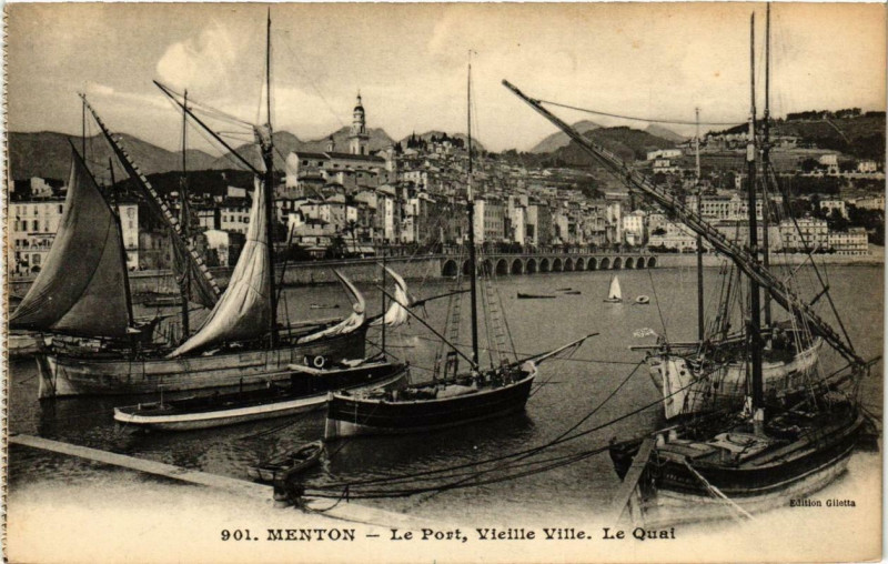 Carte postale ancienne Menton Le Port, Vieille Ville, Le Quai à Menton