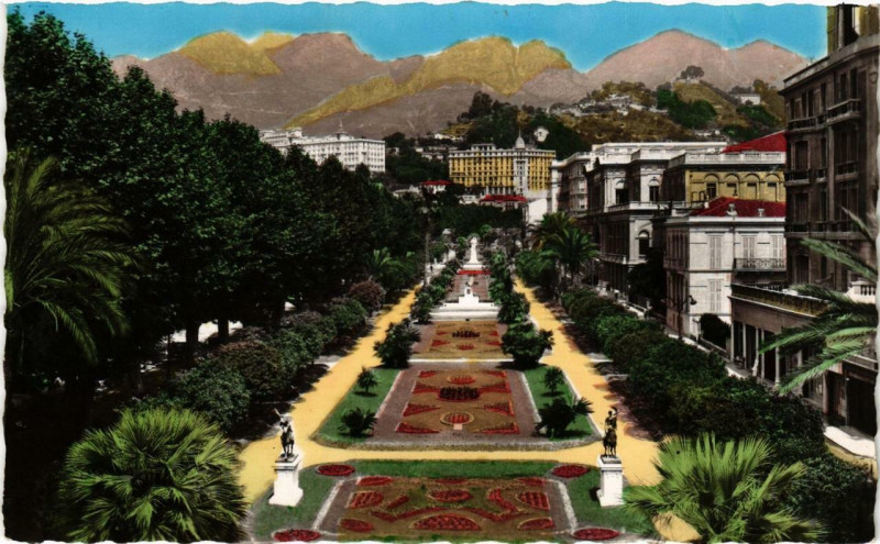 Carte postale ancienne Menton Vue d'Ensemble des Jardins Publics à Menton