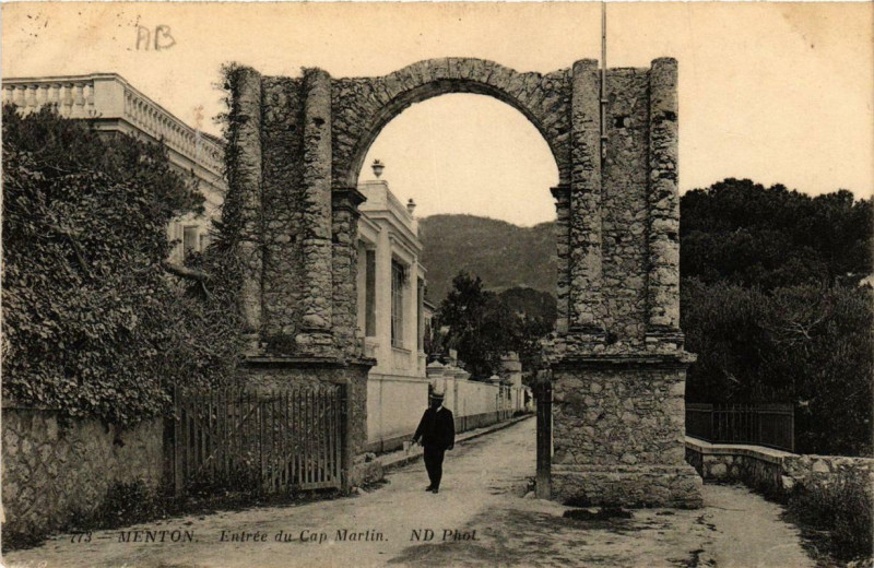 Carte postale ancienne Menton Entrée du Cap-Martin à Menton