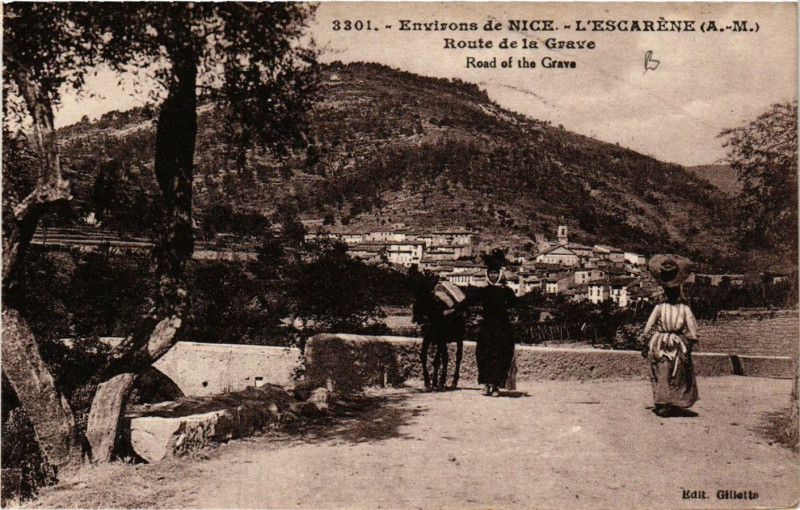 Carte postale ancienne L'Escarene - Route de la Gare - Env. de Nice à L'Escarène
