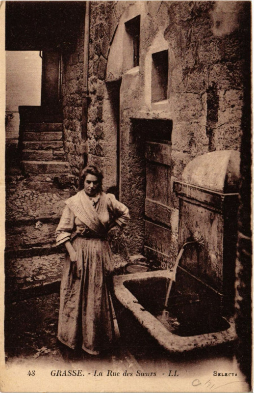 Carte postale ancienne Grasse - La Rue des Soeurs à Grasse