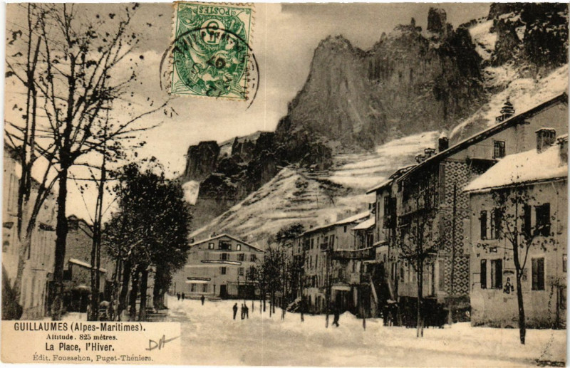 Carte postale ancienne Guillaumes - La Place - L'Hiver à Guillaumes