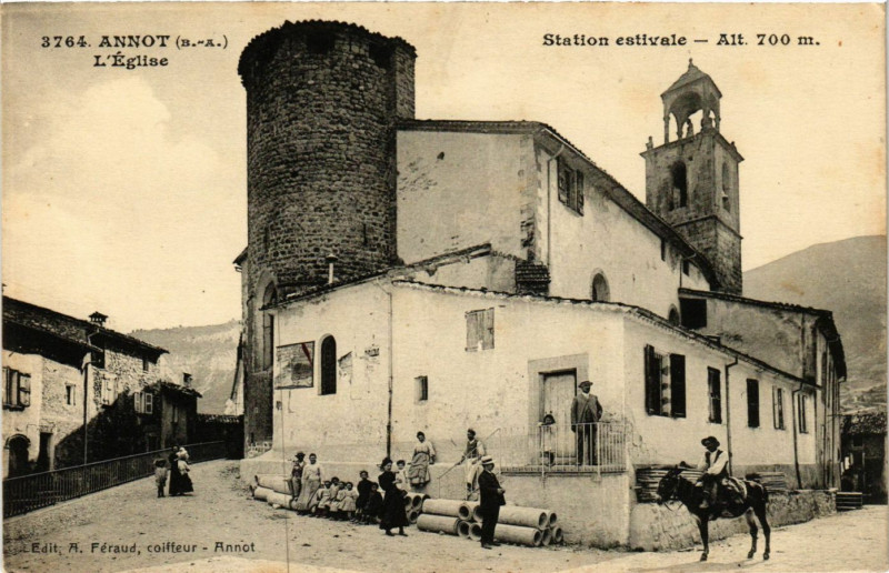 Carte postale ancienne Annot - Eglise