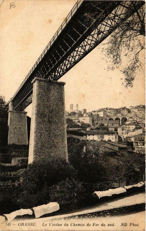 Carte postale ancienne Grasse Le Viaduc du Chemin de Fer du sud à Grasse