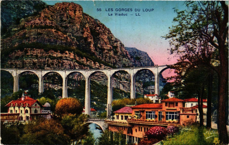 Carte postale ancienne Les Gorges du Loup Le Viaduc