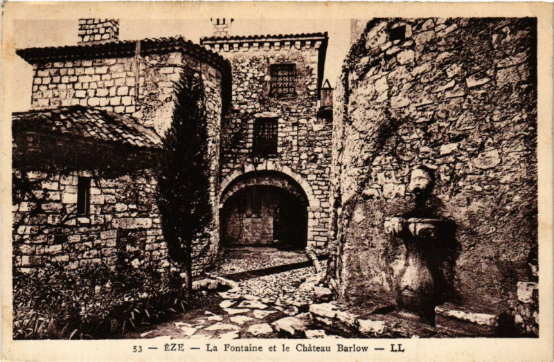 Carte postale ancienne Eze La Fontaine et le Chateau Barlow à Èze