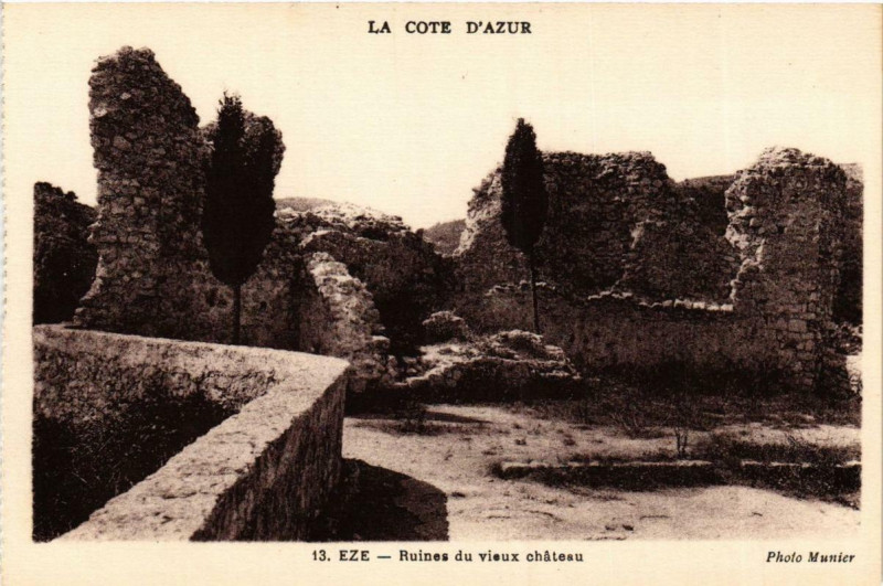 Carte postale ancienne La coté d'Azur Eze Ruines du vieux chateau à Èze