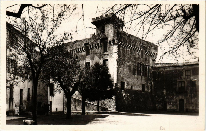 Carte postale ancienne Cagnes-sur-Mer - Le Chateau Grimaldi à Cagnes-sur-Mer