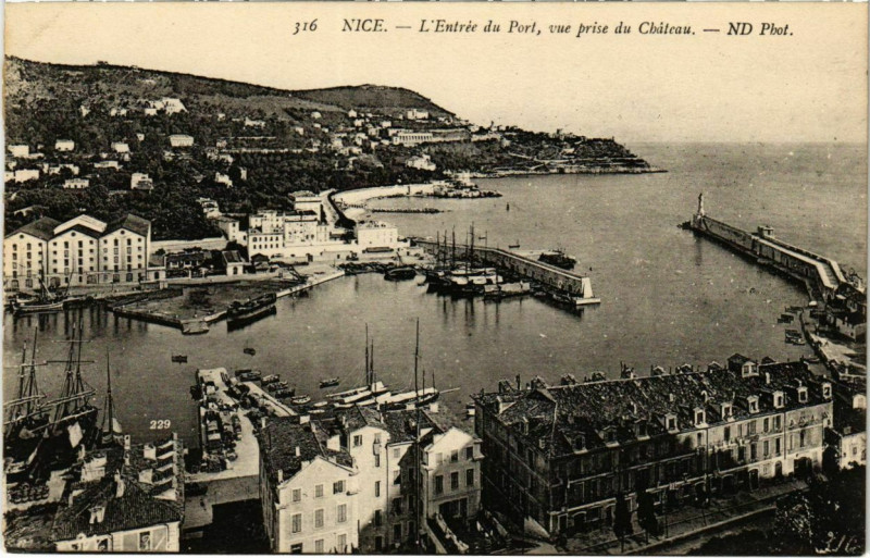 Carte postale ancienne Nice- Entree du Port France à Nice