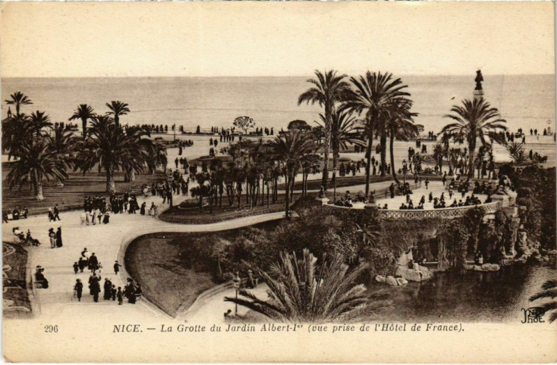Carte postale ancienne Nice- La Grotte du Jardin Albert 1er France à Nice