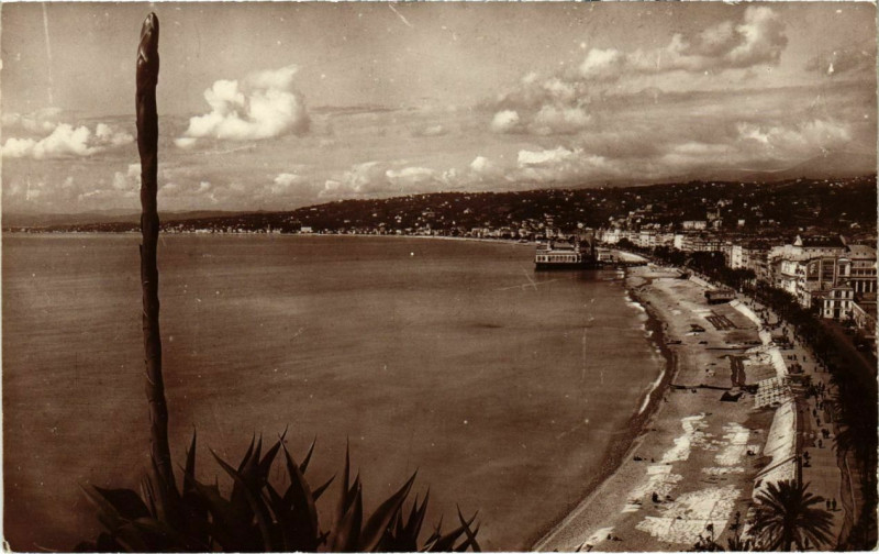 Carte postale ancienne Nice- vue sur la Baie des Anges France à Nice