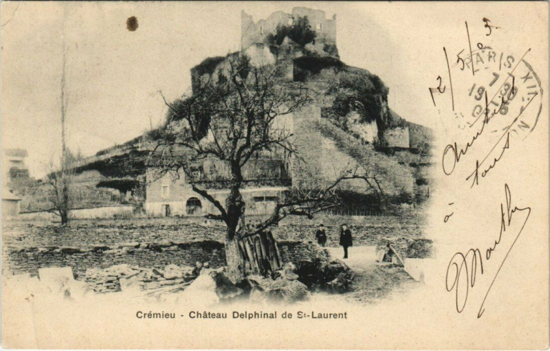 Carte postale ancienne Cremieu - Chateau de Saint-Laurent à Crémieu
